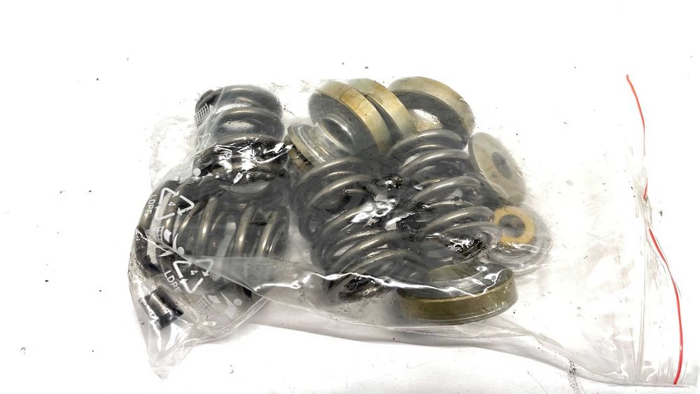 Ktm 525 450,520 sx exc spręzyny talerzyki zabezpieczenia zaworowe