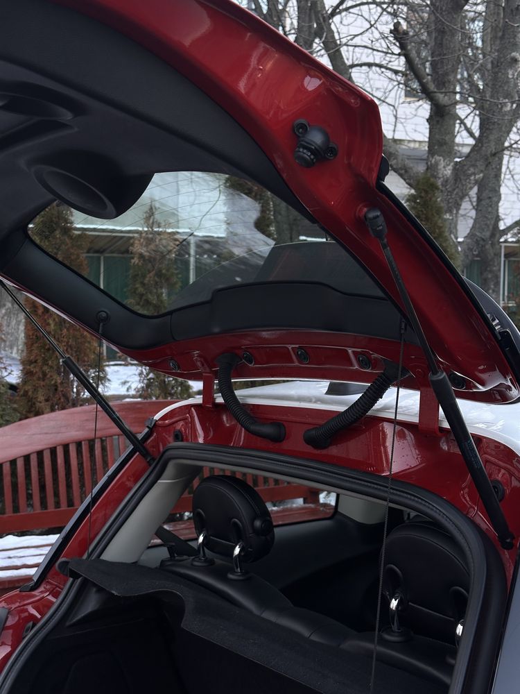 Mini Cooper hatch з панорамним дахом