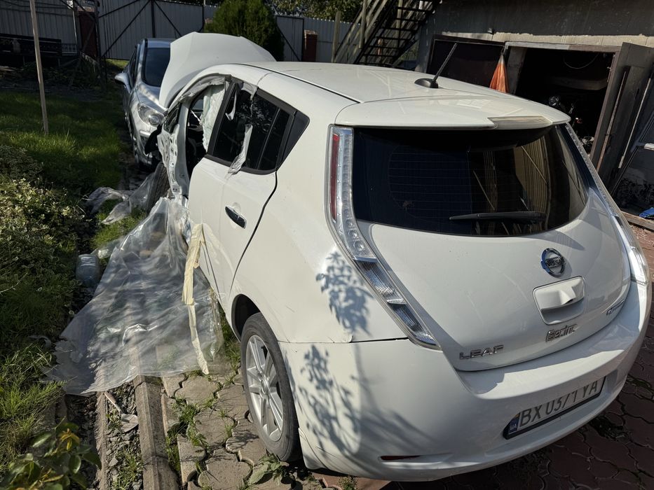 Nissan leaf 24 після дтп