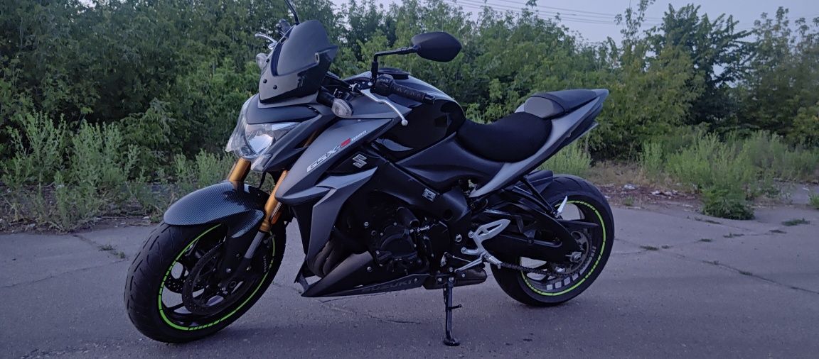 Suzuki gsxs 1000