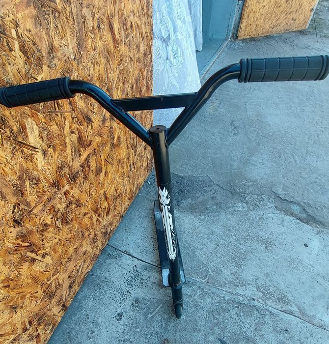 Продам трюковий дитячий самокат