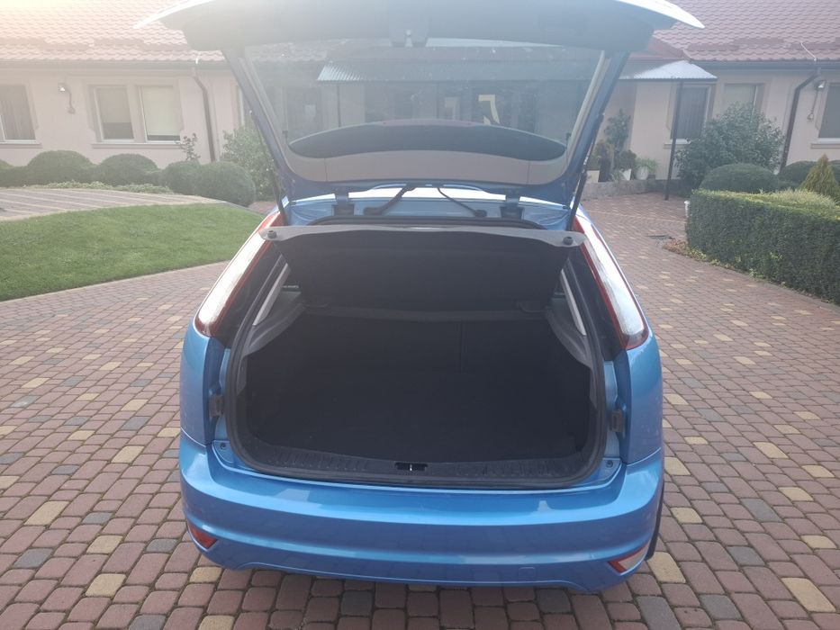 Ford Focus 2010р 1.6 бен/газ