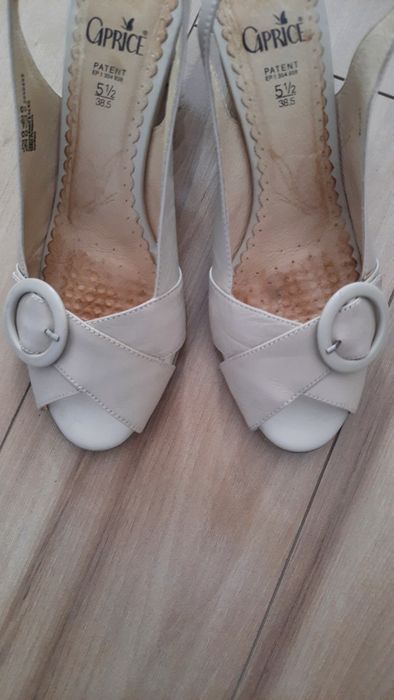 Kremowe sandałki Caprice# buty na obcasie r. 38,5