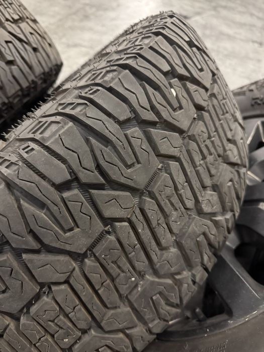FELGI OPONY Nissan Navara D40 31,5 cala 285/60R18 RADAR RENEGADE AT
