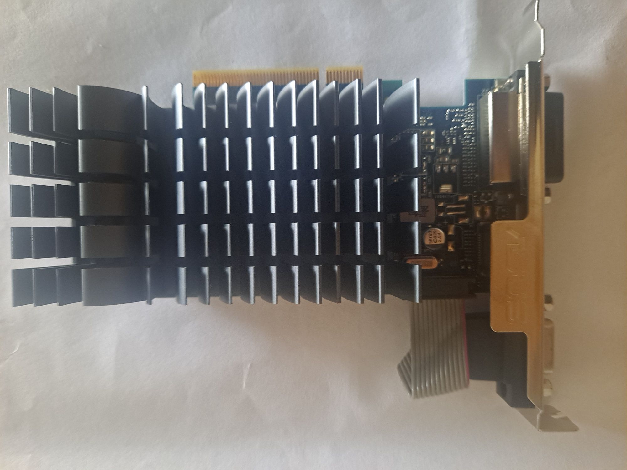 Placa gráfica Asus  GT 710 SL