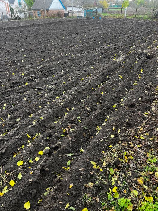 Продам участок землі