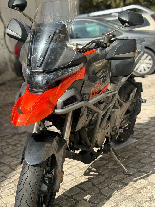 Moto zontes 350 desportiva