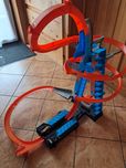 Hot wheels tor podniebne kraksy z napędem
