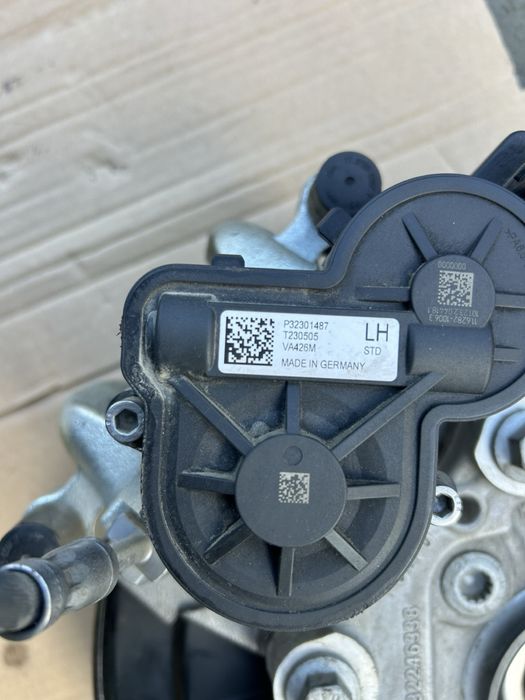 Підвіска Volvo XC40 Recharge Важіль Полуось Амортизатор