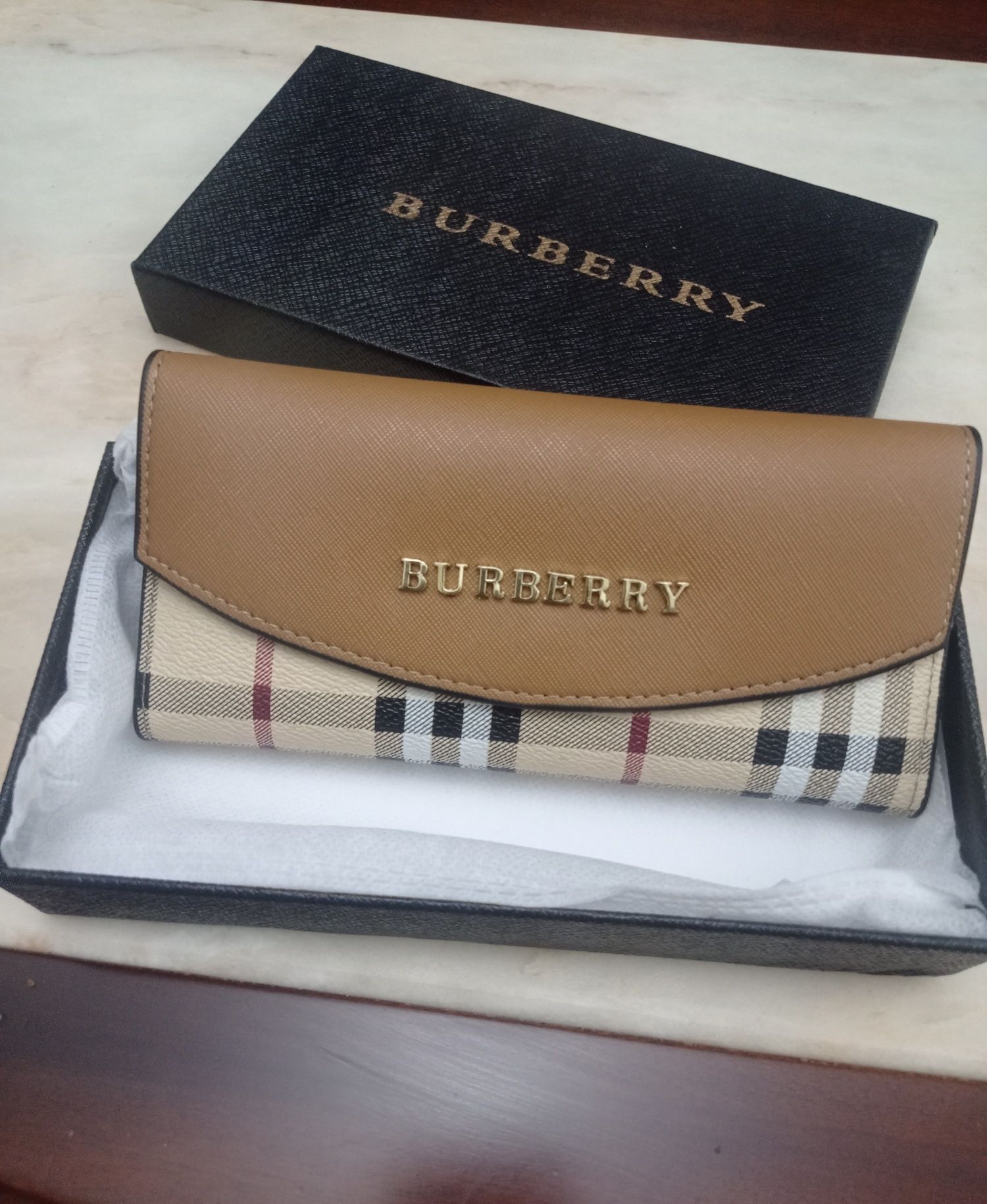 Nova Carteira BURBERRY