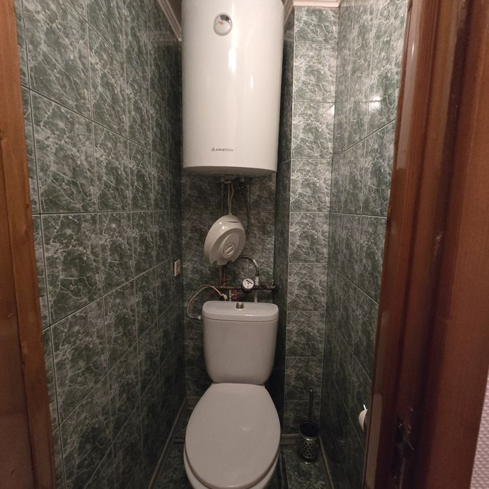 ДОБРОТНА 3 кімнатна квартира біля торгового центру