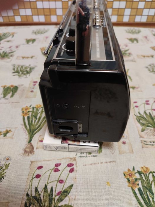 Sharp WQ-267Z(bk) двокасетна магнітола. Читайте опис будь ласка!