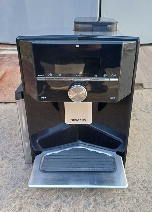 Кавоварка кавомашина Сіменс Siemens EQ.9 s300 TI903509DE чорна
