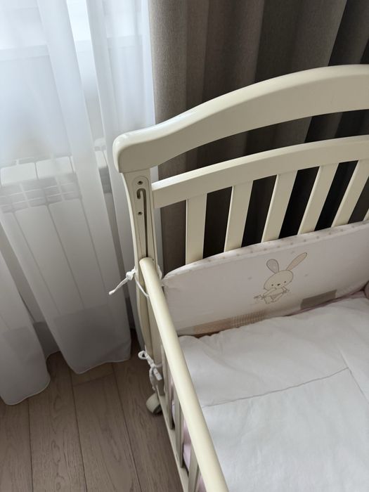 Продам дитяче ліжечко з матрасом та бортиками