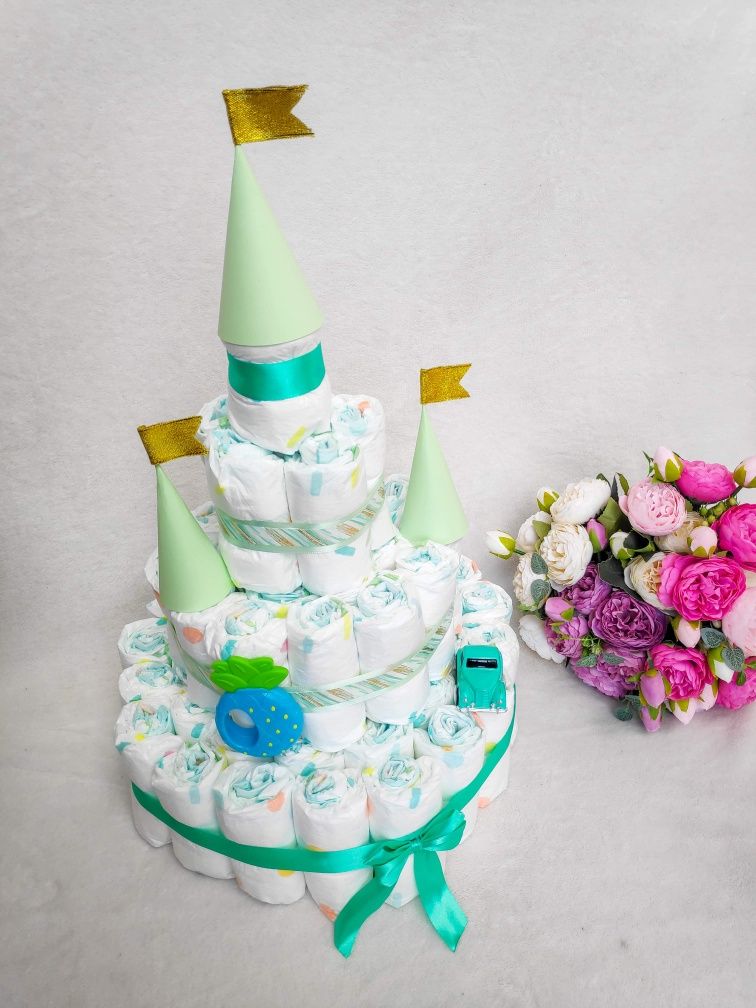 Zamek z pampersów tort z pieluszek Pampers 7 prezent na roczek