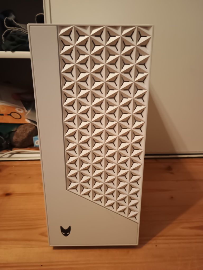 Komputer Gamingowy Iridium Ryzen 3 3200G BIOSTRAR A320MH 2.0 16/512GB