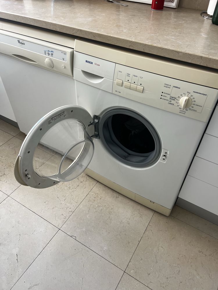 Maquinas Lavar roupa e loiça