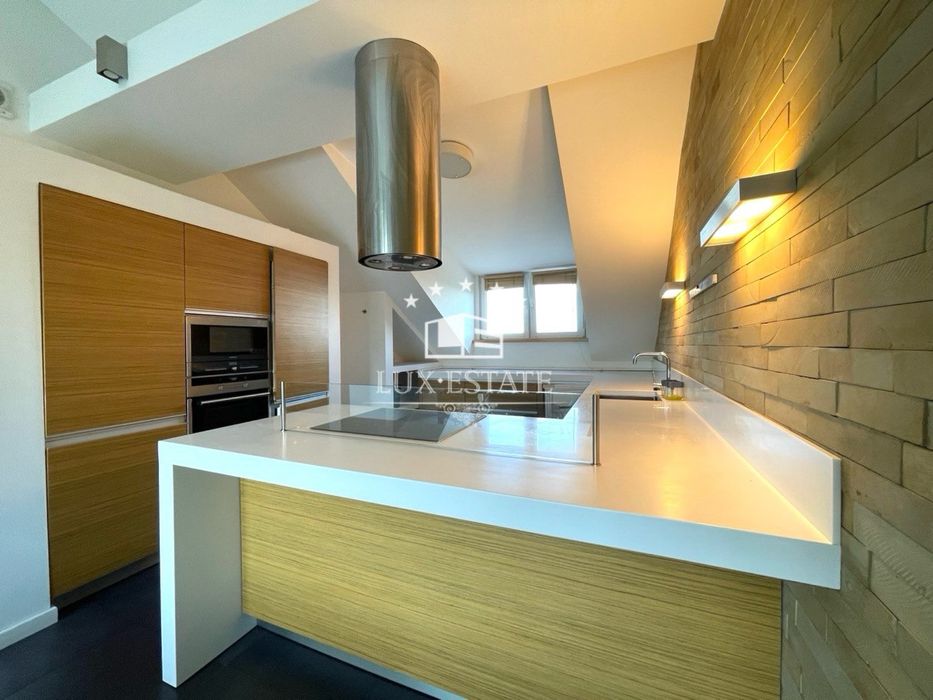 Аренда Таунхаус под офис и жилье Соломенский р-н