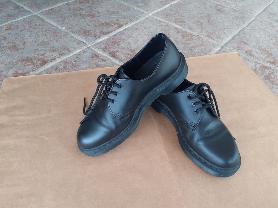 Sapato Doc Martens preto 39
