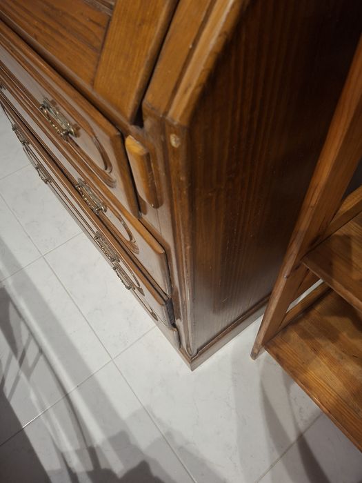 Secretária/ cómoda