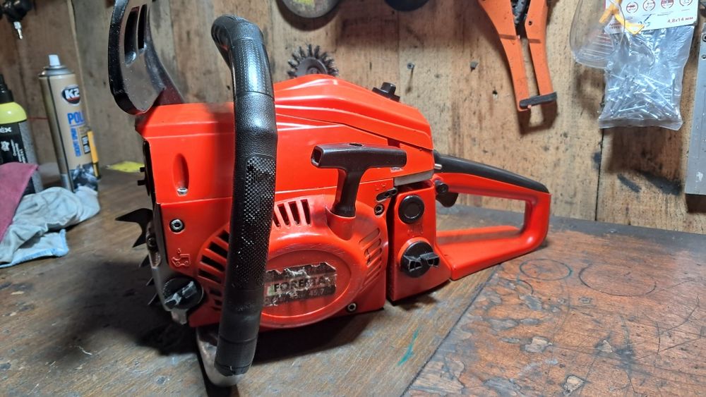 Бензопила Foresta 2,4kv 45sm² в гарному стані є відео роботи