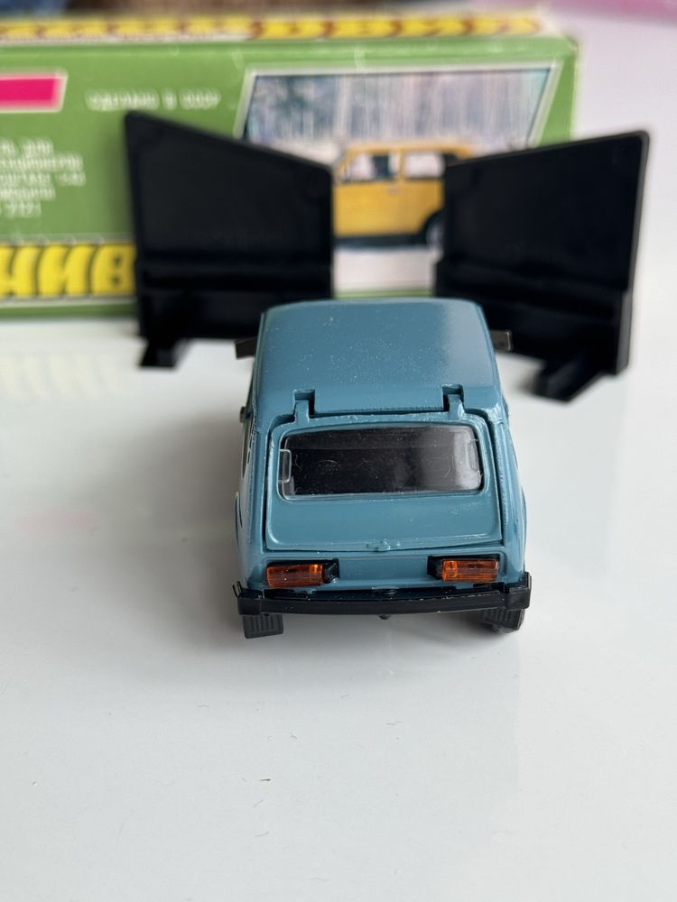 Lada 2121 Нива модель масштаб 1:43