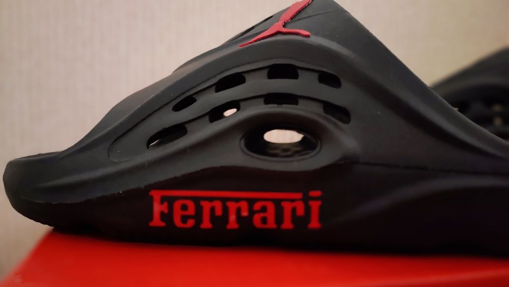 На стандарт и узкую стопу Шлепанцы шлепки мужские черные