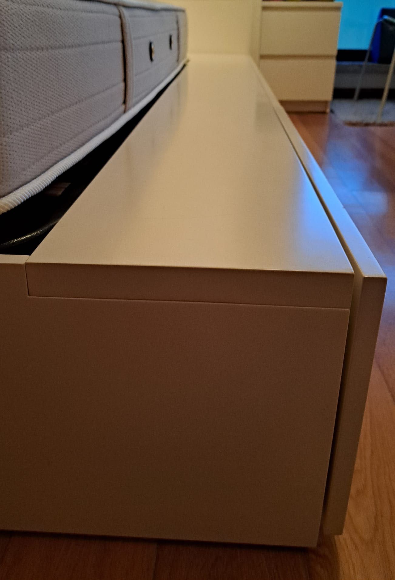Cama solteiro com três gavetões e colchão - interdesign