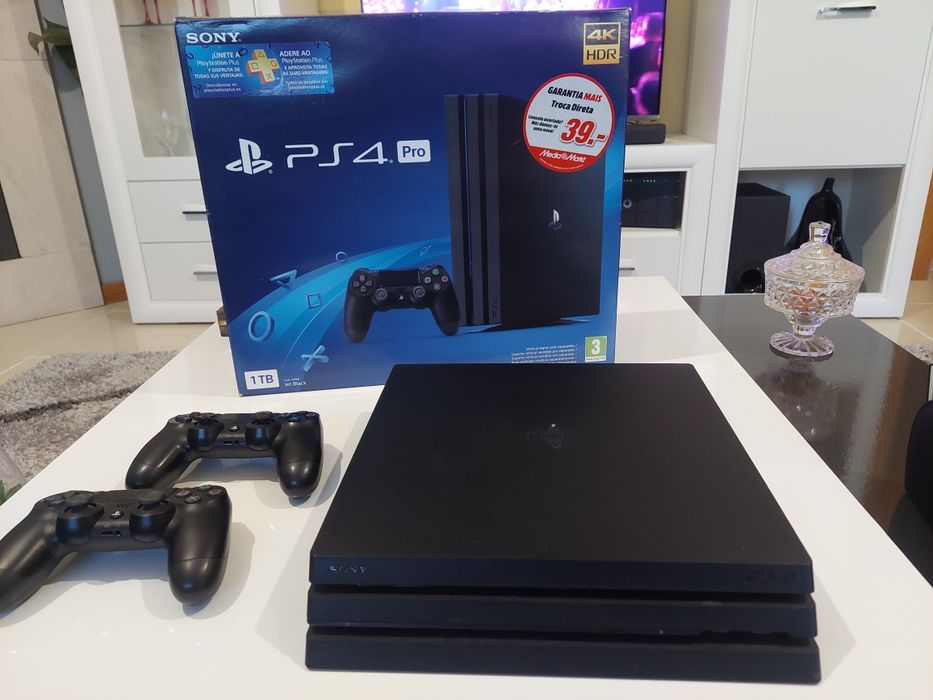 Ps4 Pro 1T, 2 comandos