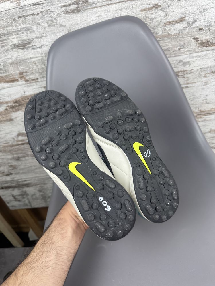 Мужские сороконожки Nike tiempo бутсы размер 44 футбольные