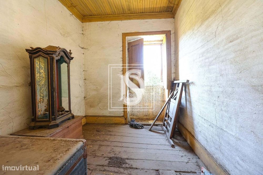 Moradia para Restaurar T3 em Cambeses