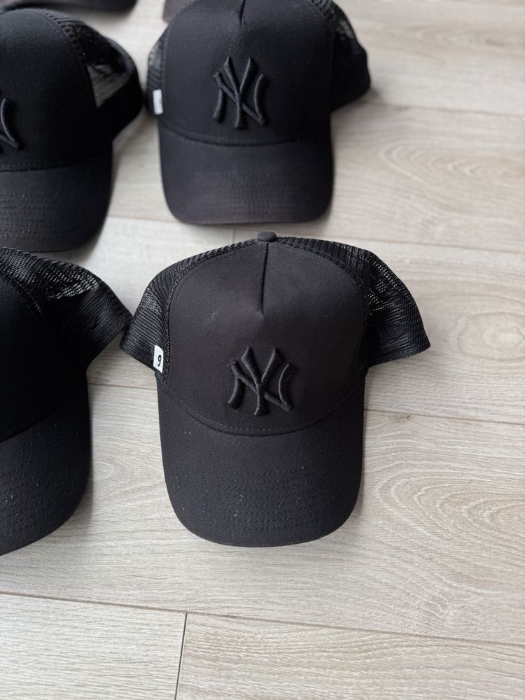 Czapka z daszkiem / Trucker