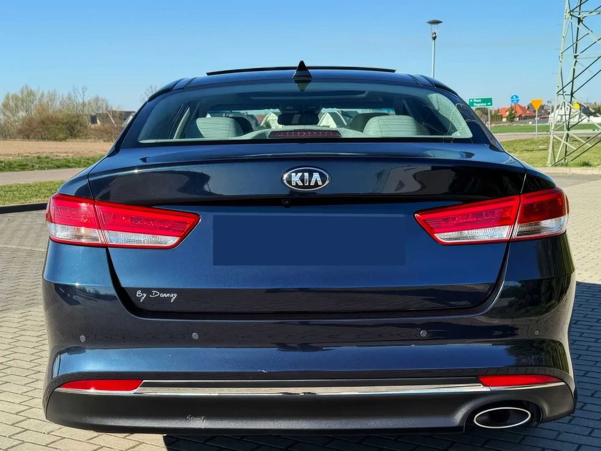 2015 Kia         Optima