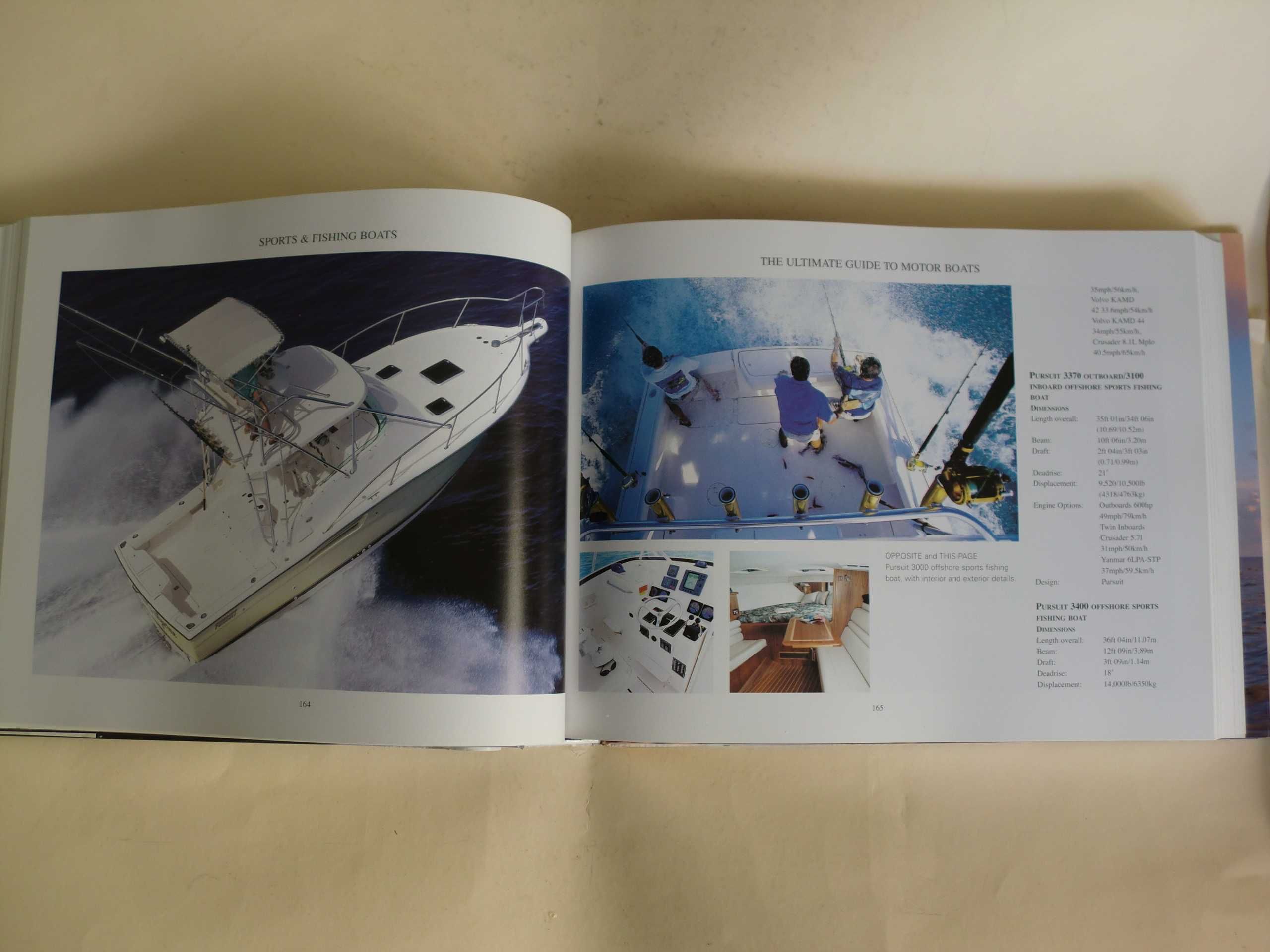 The Ultimate Guide to Motor Boats
by Barry Pickthall