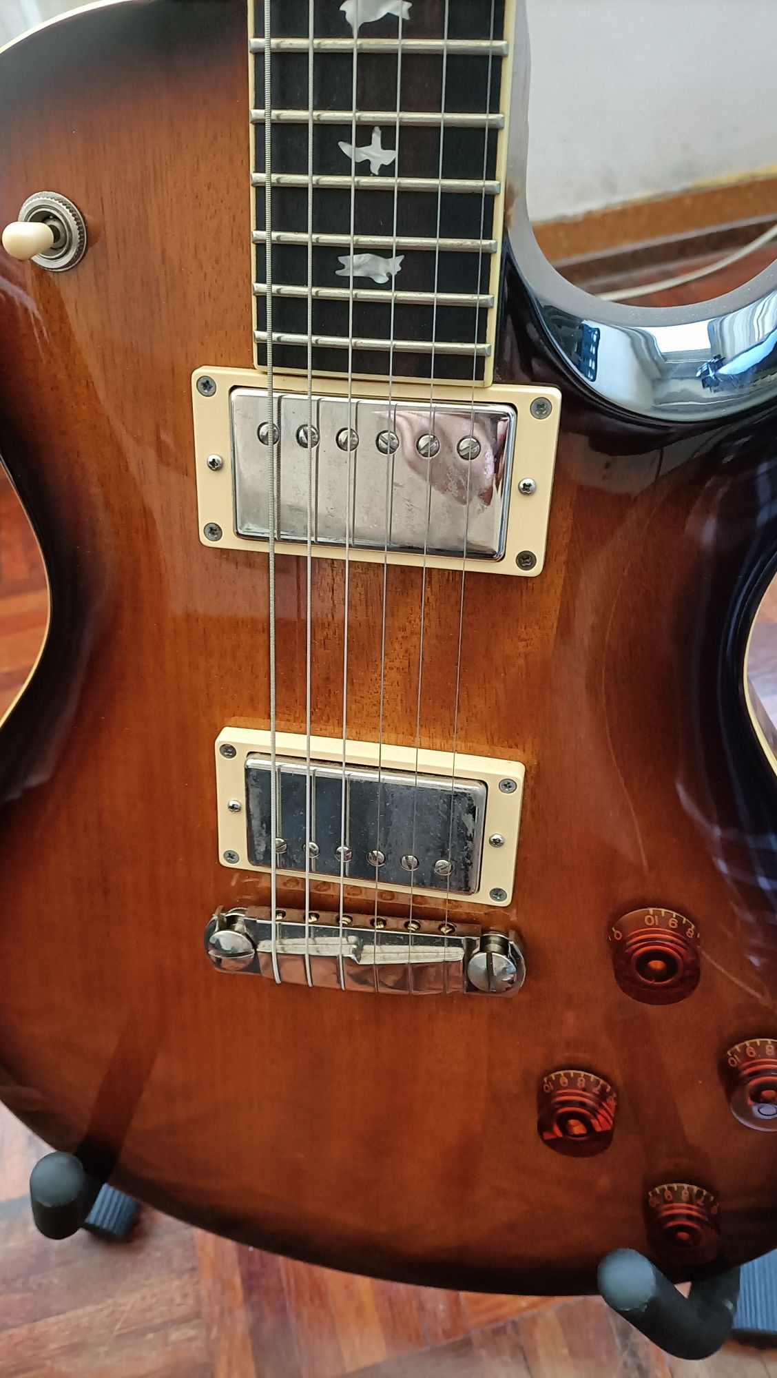 Guitarra PRS SE 245 Standard