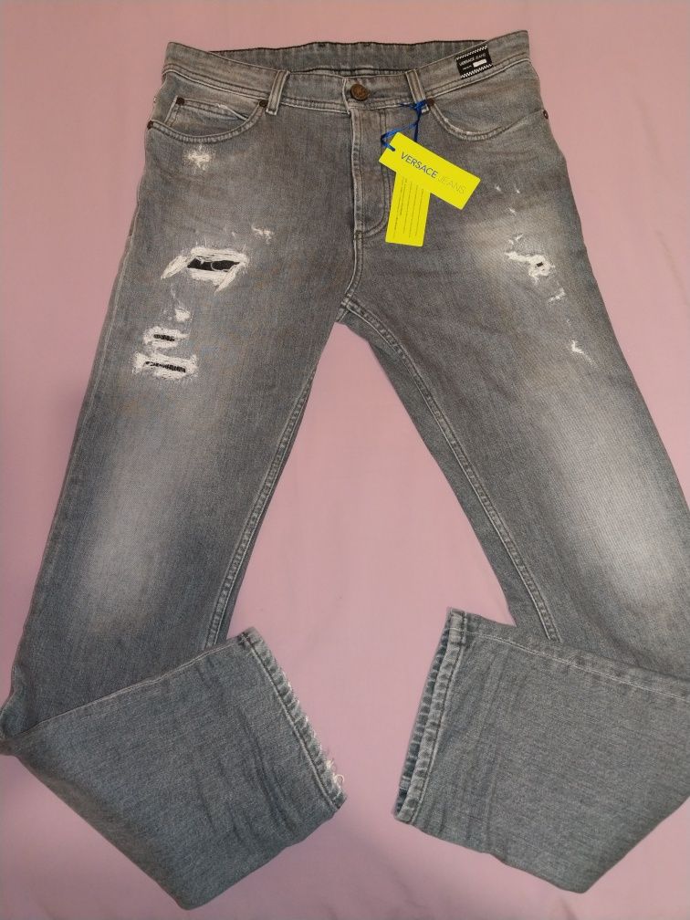Spodnie męskie Versace Jeans.