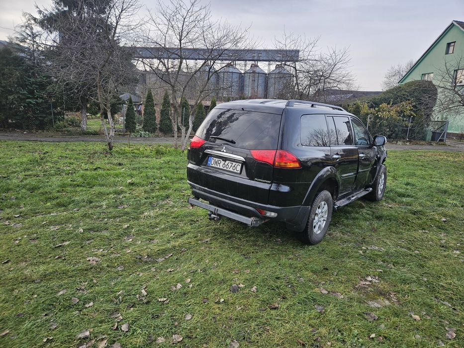 Mitsubishi Pajero  sport  2 5 diesel