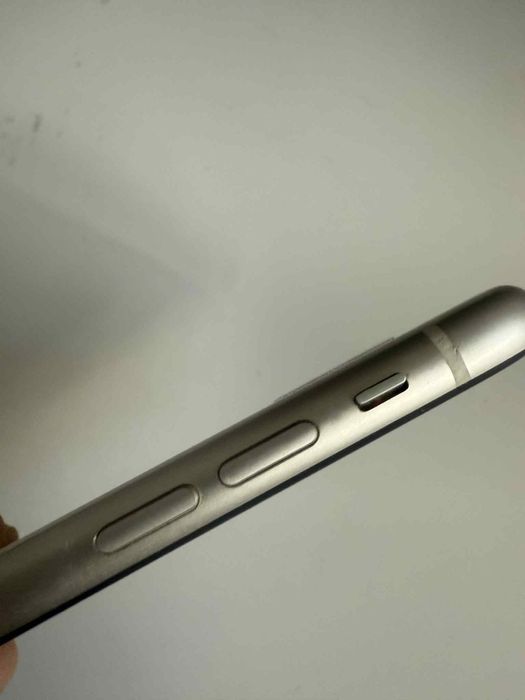 iPhone 11 128gb  biały