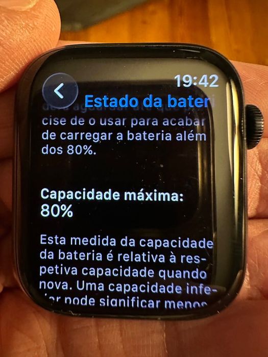 Apple Watch Series 7 45mm Midnight Black com bracelete desportiva