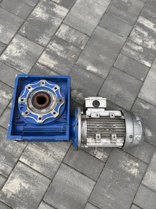 Motoreduktor kątowy ślimakowy przekładnia reduktor 29 obr/min