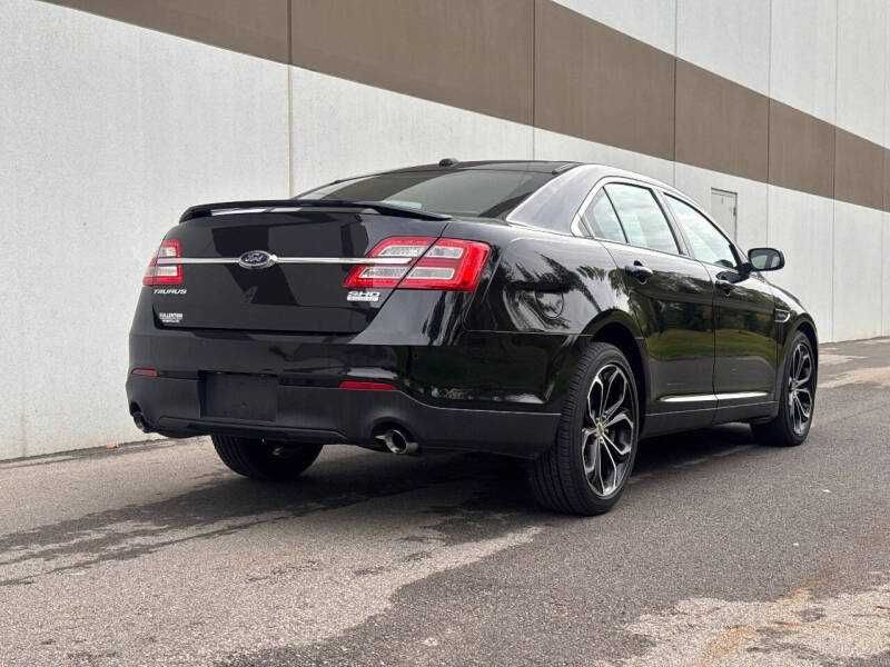 2016 Ford Taurus SHO