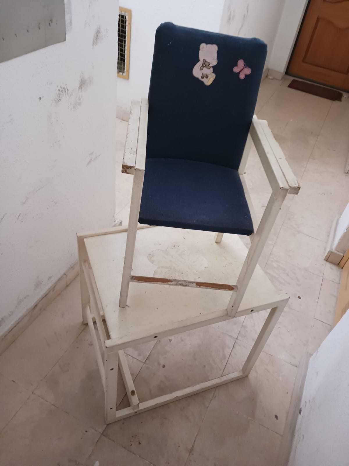 Mesa e cadeira de criança