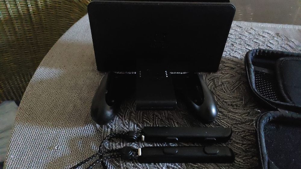 Nintendo Switch Oled szuka nowego domu! 

Sprzedam konsolę Nintendo Sw