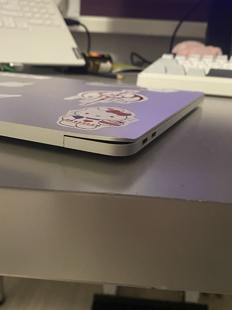 MacBook Pro 13 2017 8/512