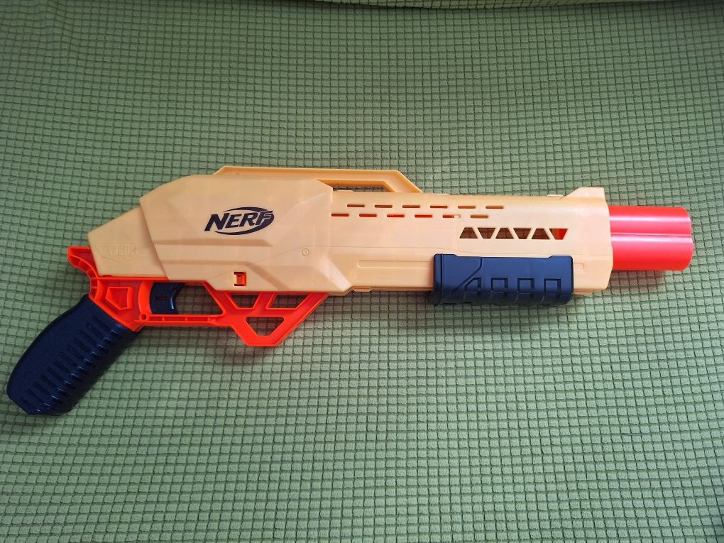 Pistolety Nerf na strzałki na wodę