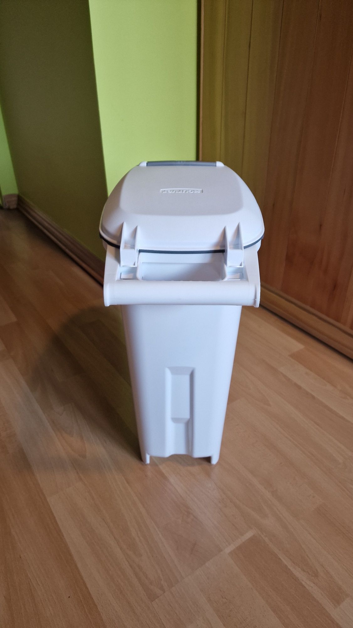 Pojemnik na suchą karmę duży Curver 23l