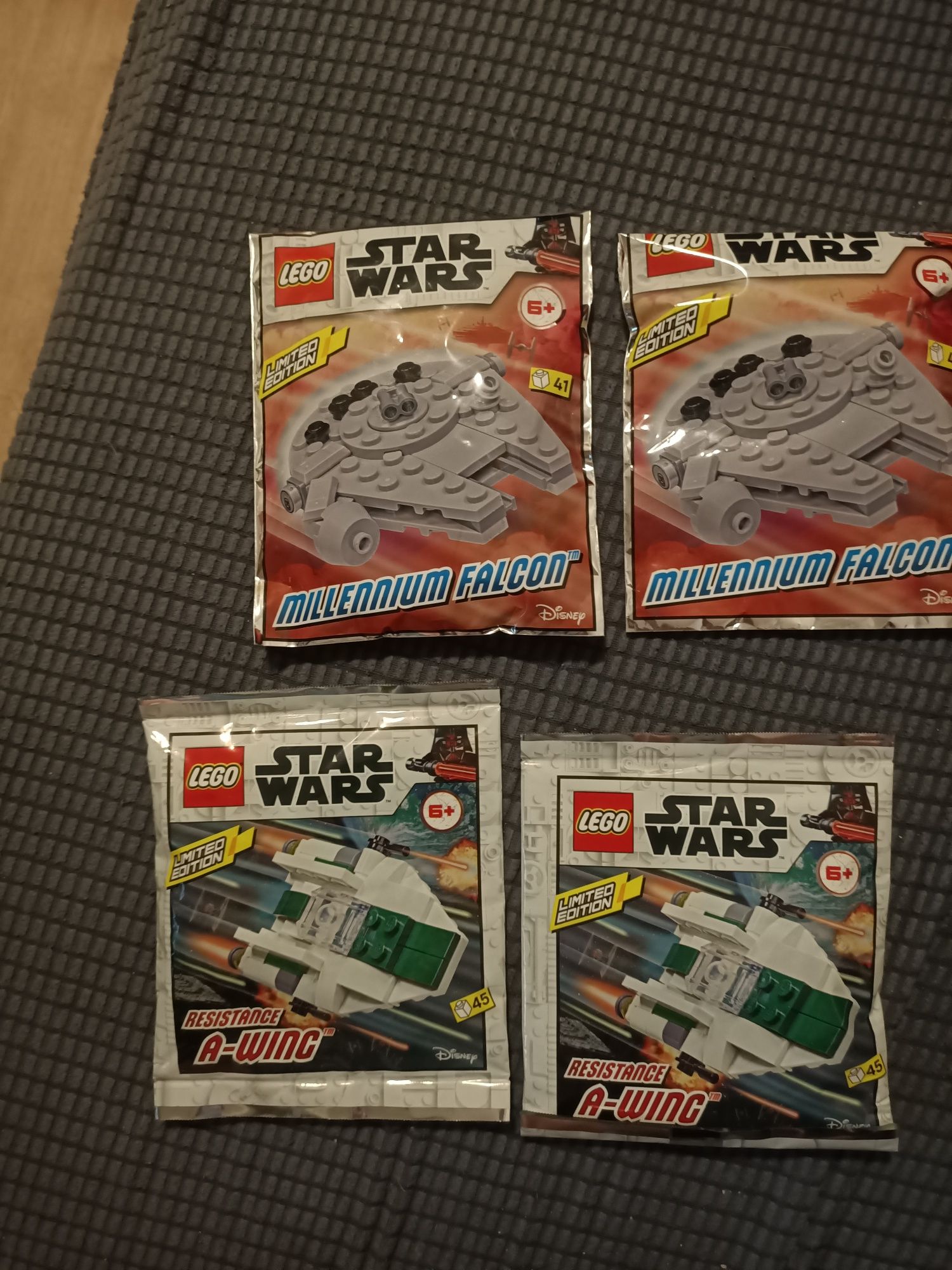 4 Zestay LEGO Star Wars 2  Millennium Falcon oraz 2 Resistance A-wing