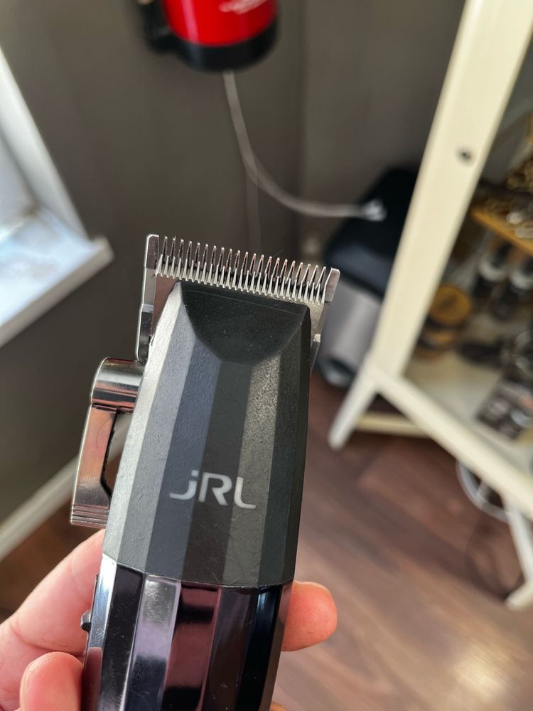 Maquina cortar cabelo JRL Clipper