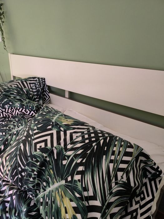 Cama+colchão+mesas cabeceira