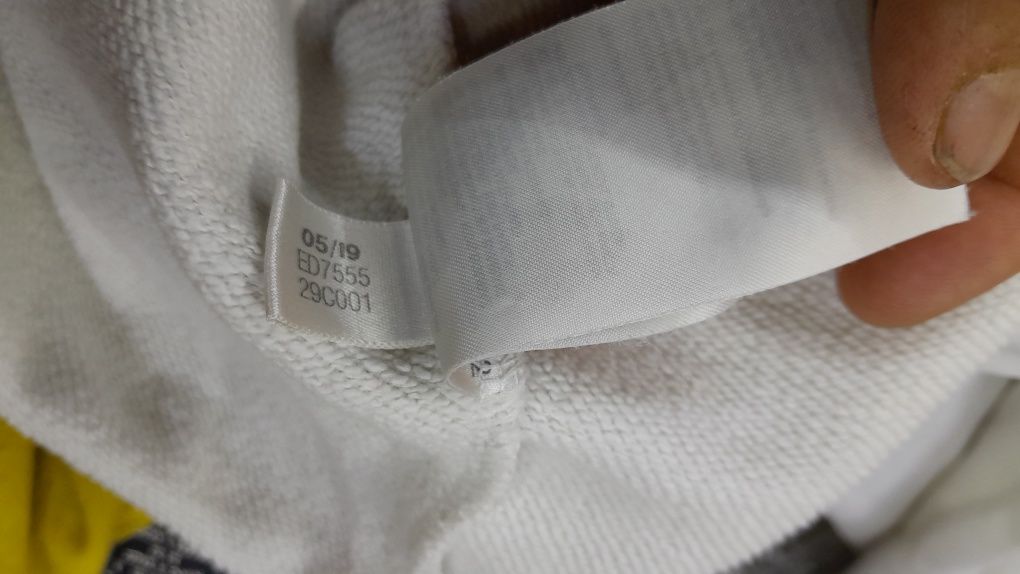 Biała bluza z kapturem krótszą Adidas XS/L